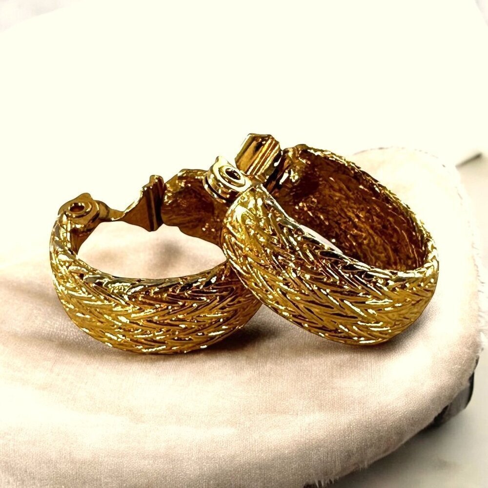 Vintage MCM Monet Textured Gold Chunky Hoop Earrings Clip-On